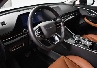 Подержанный автомобиль Omoda C5 2023 года (9 фото)