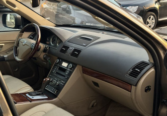 Подержанный автомобиль Volvo XC90 2012 года (12 фото)