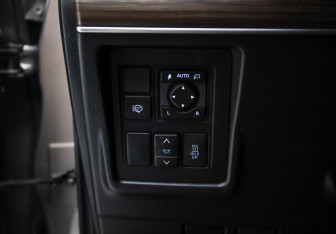 Подержанный автомобиль Toyota Land Cruiser Prado 2018 года (28 фото)