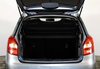 Подержанный автомобиль Skoda Fabia Hatchback 2013 года (16 фото)