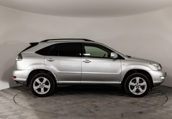 Подержанный автомобиль Lexus RX 2005 года (4 фото)