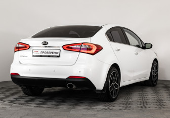 Подержанный автомобиль Kia Cerato Sedan 2015 года (5 фото)