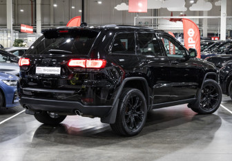 Подержанный автомобиль Jeep Grand Cherokee 2018 года (7 фото)