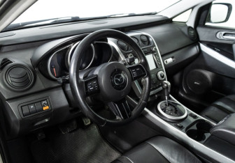 Подержанный автомобиль Mazda CX-7 2008 года (11 фото)