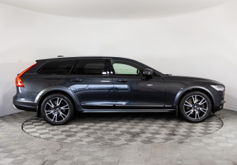 Подержанный автомобиль Volvo V90 Cross Country 2019 года (4 фото)