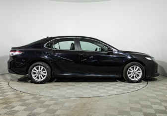 Подержанный автомобиль Toyota Camry Sedan 2019 года (4 фото)