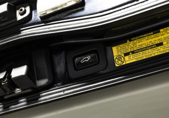 Подержанный автомобиль Toyota Land Cruiser Suv 2014 года (24 фото)