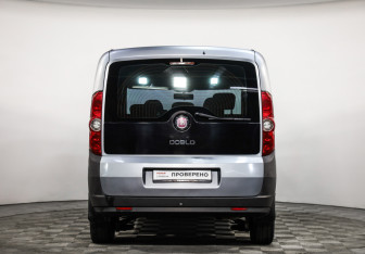 Подержанный автомобиль Fiat Doblo 2011 года (6 фото)