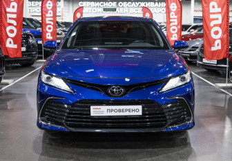 Подержанный автомобиль Toyota Camry Sedan 2021 года (5 фото)