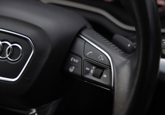 Подержанный автомобиль Audi Q5 2019 года (13 фото)