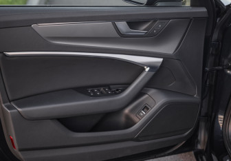Подержанный автомобиль Audi A6 Wagon 2019 года (26 фото)