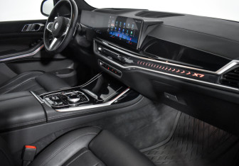 Подержанный автомобиль BMW X7 2023 года (16 фото)