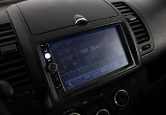 Подержанный автомобиль Nissan Note 2011 года (14 фото)