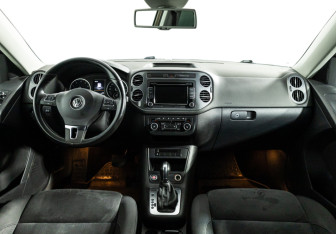 Подержанный автомобиль Volkswagen Tiguan 2015 года (13 фото)