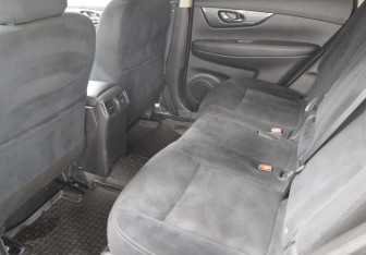 Подержанный автомобиль Nissan X-Trail 2015 года (11 фото)