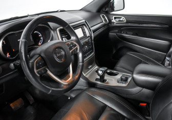 Подержанный автомобиль Jeep Grand Cherokee 2013 года (9 фото)
