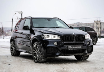 Подержанный автомобиль BMW X5 2016 года (5 фото)