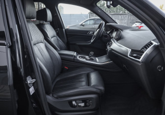 Подержанный автомобиль BMW X5 2019 года (32 фото)
