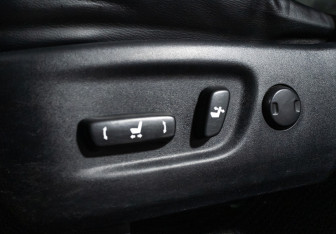 Подержанный автомобиль Toyota RAV4 2013 года (15 фото)