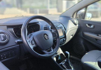 Подержанный автомобиль Renault Kaptur 2017 года (12 фото)