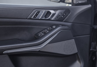 Подержанный автомобиль BMW X5 2019 года (24 фото)