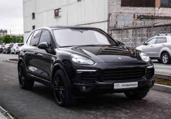 Подержанный автомобиль Porsche Cayenne 2016 года (5 фото)