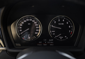 Подержанный автомобиль BMW X1 2019 года (13 фото)