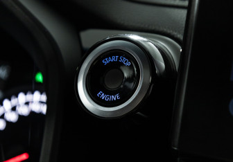 Подержанный автомобиль Toyota Land Cruiser Suv 2021 года (26 фото)