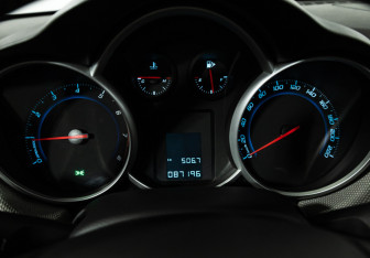 Подержанный автомобиль Chevrolet Cruze Sedan 2011 года (12 фото)