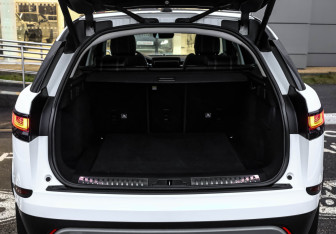 Подержанный автомобиль Land Rover Range Rover Velar 2018 года (33 фото)