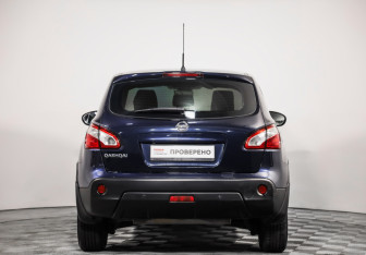 Подержанный автомобиль Nissan Qashqai 2010 года (6 фото)