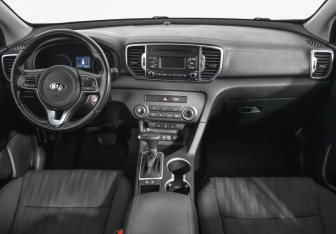 Подержанный автомобиль Kia Sportage 2017 года (13 фото)