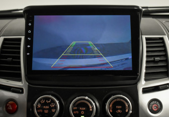 Подержанный автомобиль Mitsubishi Pajero Sport 2013 года (17 фото)