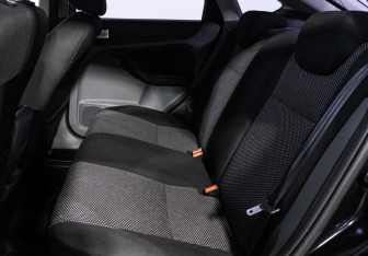 Подержанный автомобиль Ford Focus Hatchback 2011 года (10 фото)