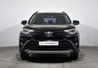 Подержанный автомобиль Toyota RAV4 2017 года (2 фото)