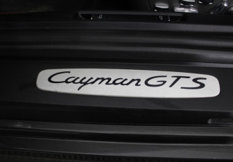 Подержанный автомобиль Porsche Cayman 2016 года (6 фото)