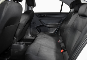Подержанный автомобиль Skoda Rapid Liftback 2019 года (11 фото)