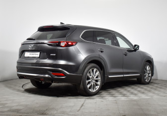 Подержанный автомобиль Mazda CX-9 2017 года (5 фото)