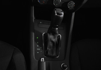 Подержанный автомобиль Skoda Octavia Liftback 2019 года (16 фото)