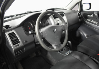 Подержанный автомобиль Suzuki Liana Wagon 2006 года (9 фото)