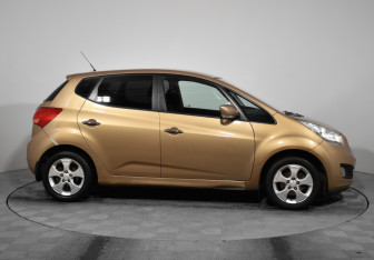 Подержанный автомобиль Kia Venga 2011 года (4 фото)