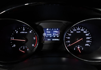 Подержанный автомобиль Kia Carnival 2017 года (12 фото)