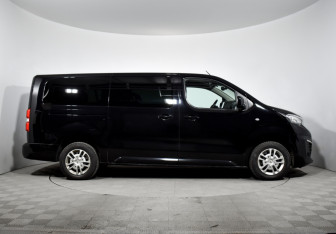 Подержанный автомобиль Peugeot Traveller 2021 года (4 фото)