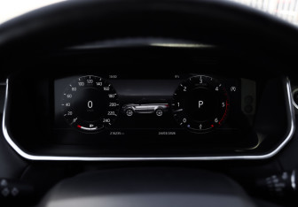 Подержанный автомобиль Land Rover Range Rover Sport 2018 года (15 фото)