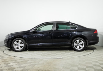 Подержанный автомобиль Volkswagen Passat Sedan 2020 года (8 фото)