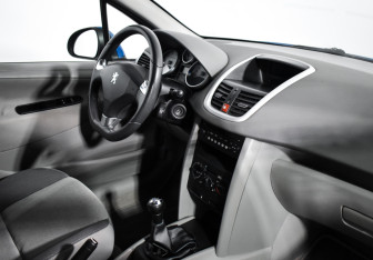 Подержанный автомобиль Peugeot 207 Hatchback 2008 года (13 фото)