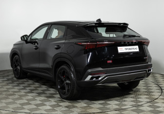 Подержанный автомобиль Omoda C5 2023 года (7 фото)