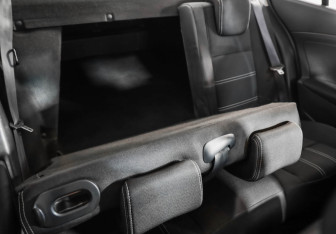 Подержанный автомобиль Renault Fluence 2014 года (25 фото)