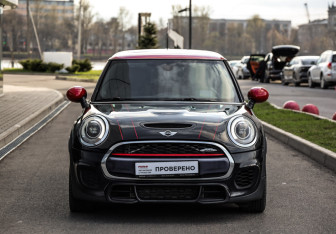 Подержанный автомобиль MINI Hatch 2016 года (4 фото)