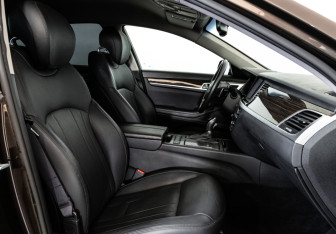 Подержанный автомобиль Hyundai Genesis 2015 года (27 фото)